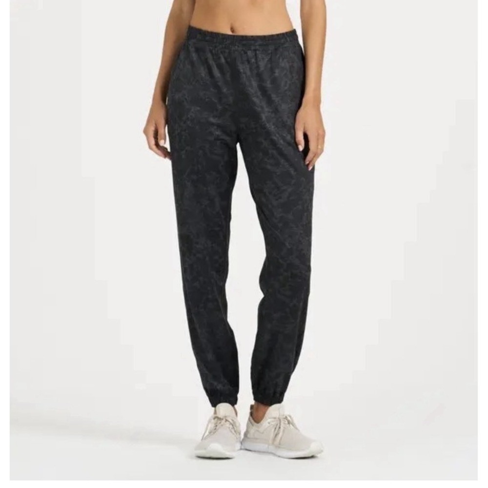 Vuori Performance Jogger Pants Womens Small S Black Gray Camo Athleisure